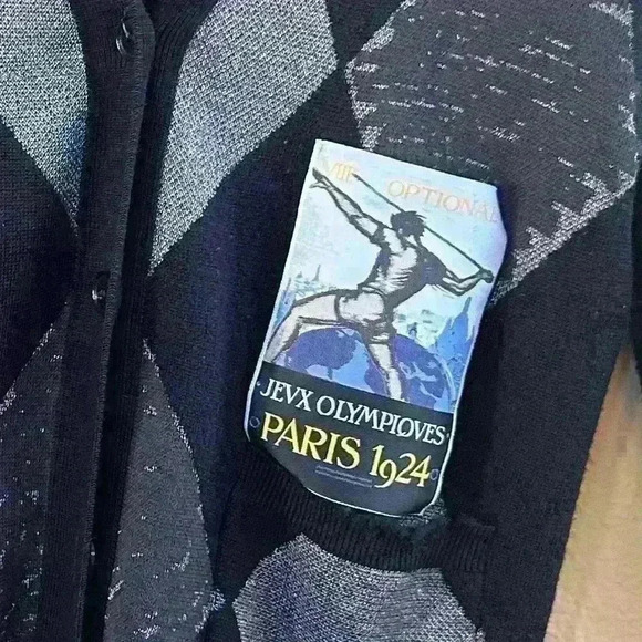 JNBY Diamond Pattern V-Neck Factory Distressed Wool Cardigan Size Medium EUC! - Picture 11 of 16